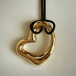 Flow - Heart Necklace by Enso Design Lab™ with 18k gold plating, pendant size 4 cm x 3 cm, sculptural and elegant heart design.