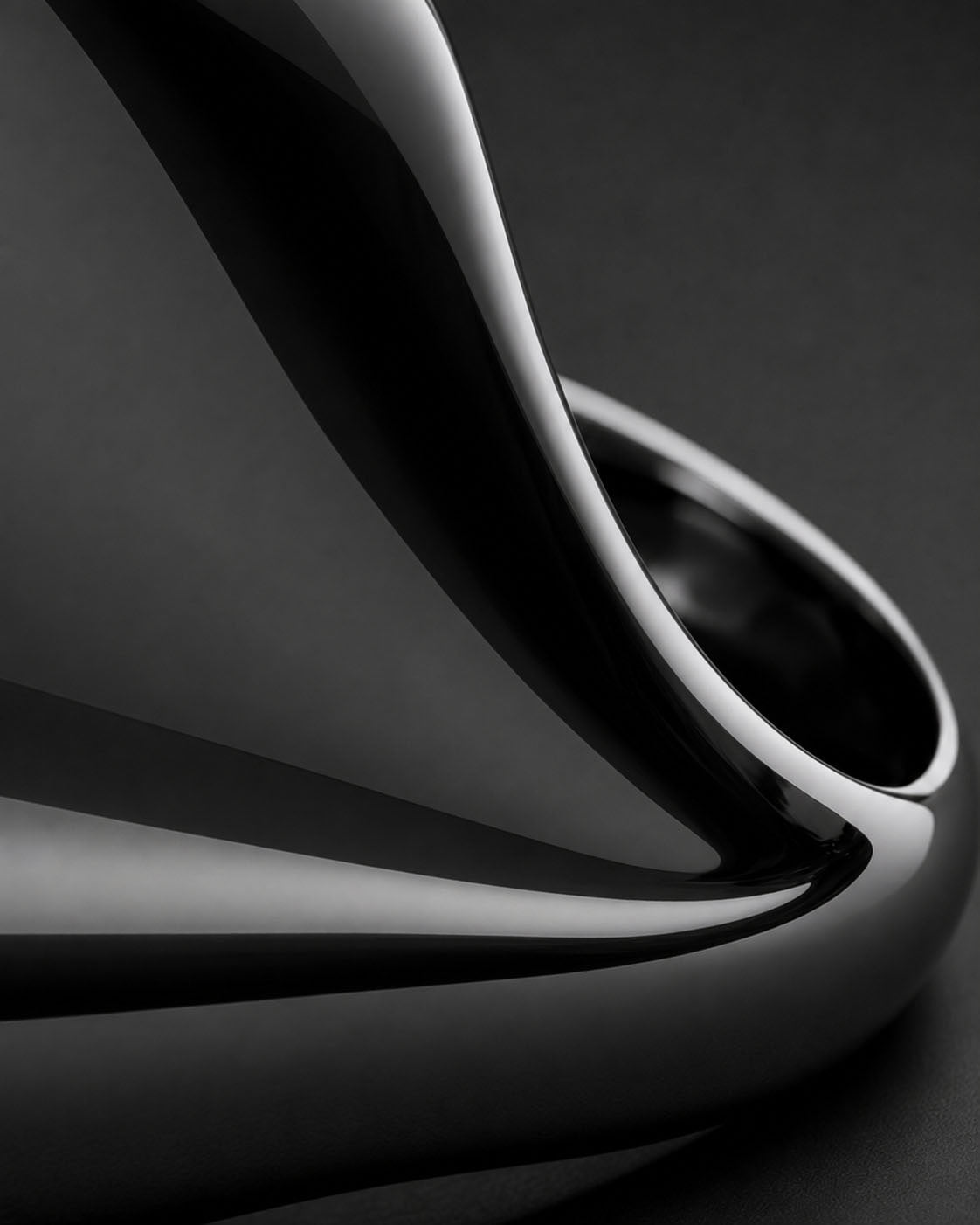 CONTAIN ring in obsidian mirror — surface view